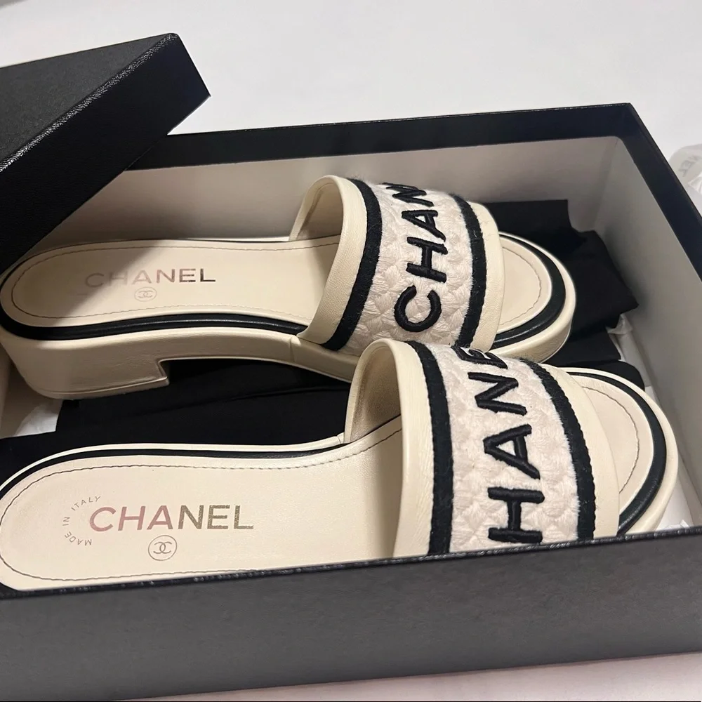 I Am Selling Chanel sleepers, if your correct size is 7,5 so you can buy it ) - Picture 5 of 9
